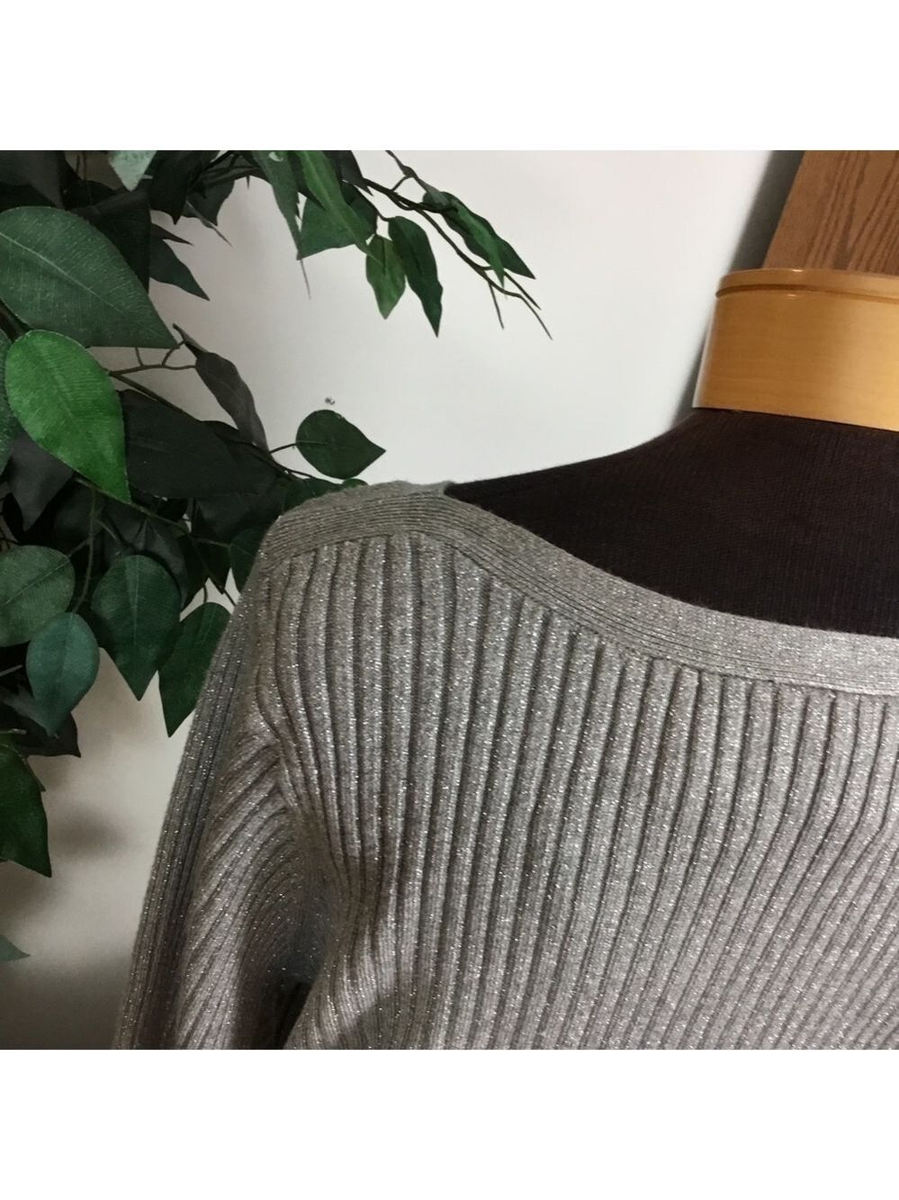 Lane Bryant silver metallic stretchy long sleeve sweater Woman’s 26/28 - Picture 9 of 16